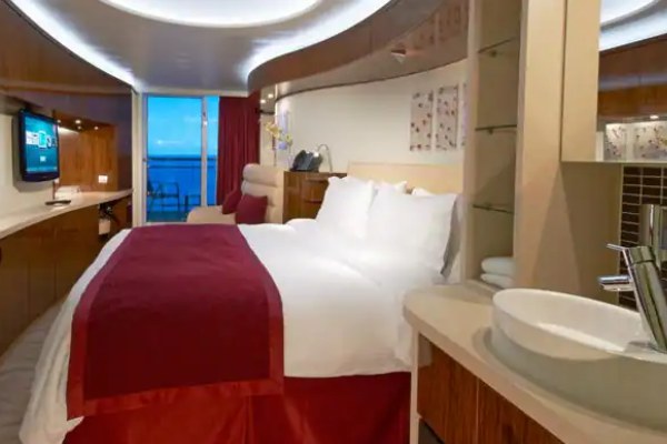 Club Balcony Suite